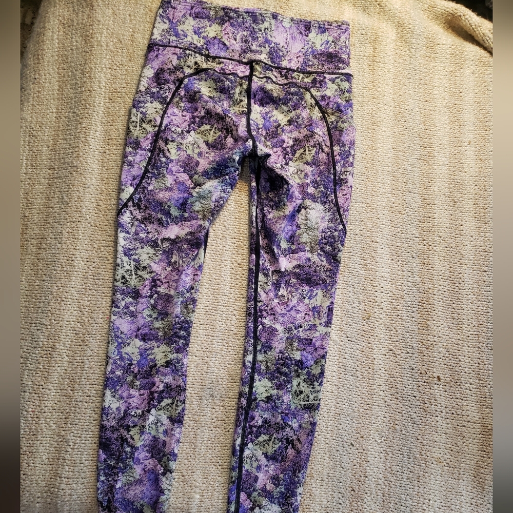 Fast and Free High-Rise Tight 25" in the Heritage 365 Camo Purple Multi, Size 6 - Picture 2 of 13